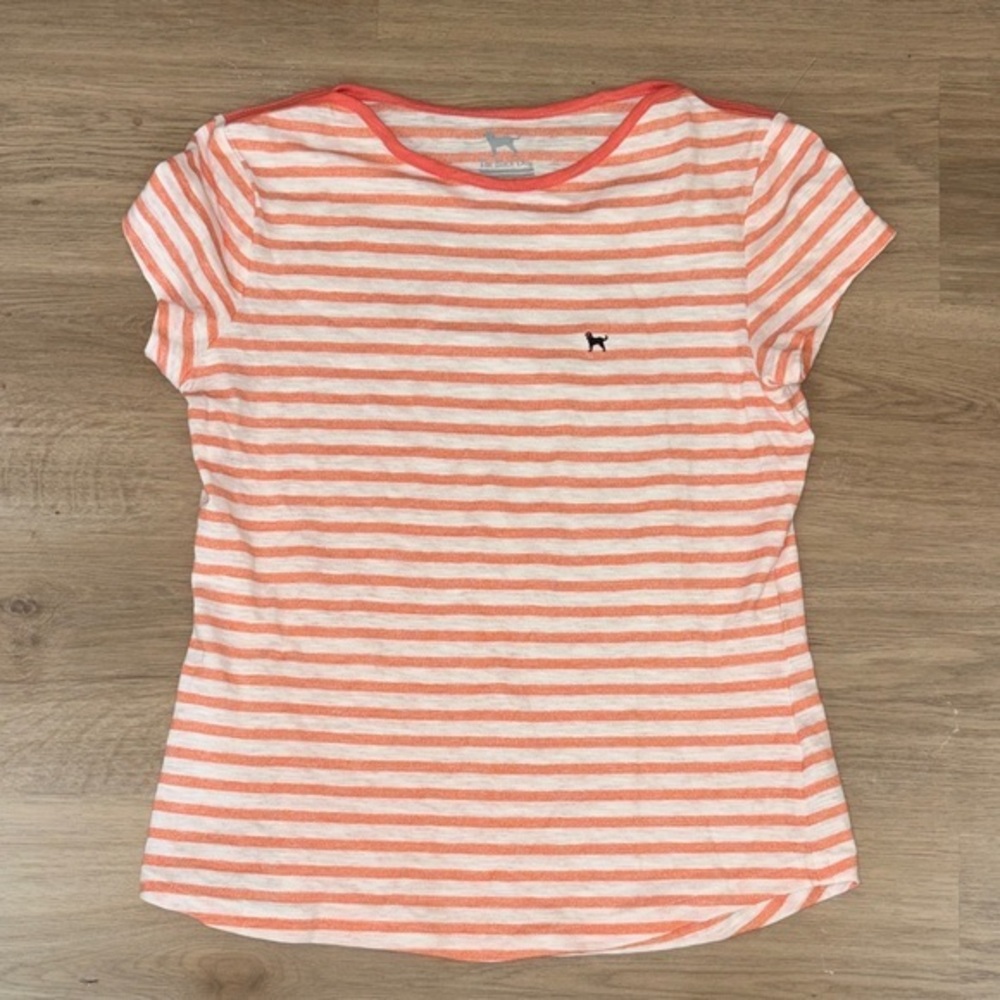The Black Dog striped womanās tee - small